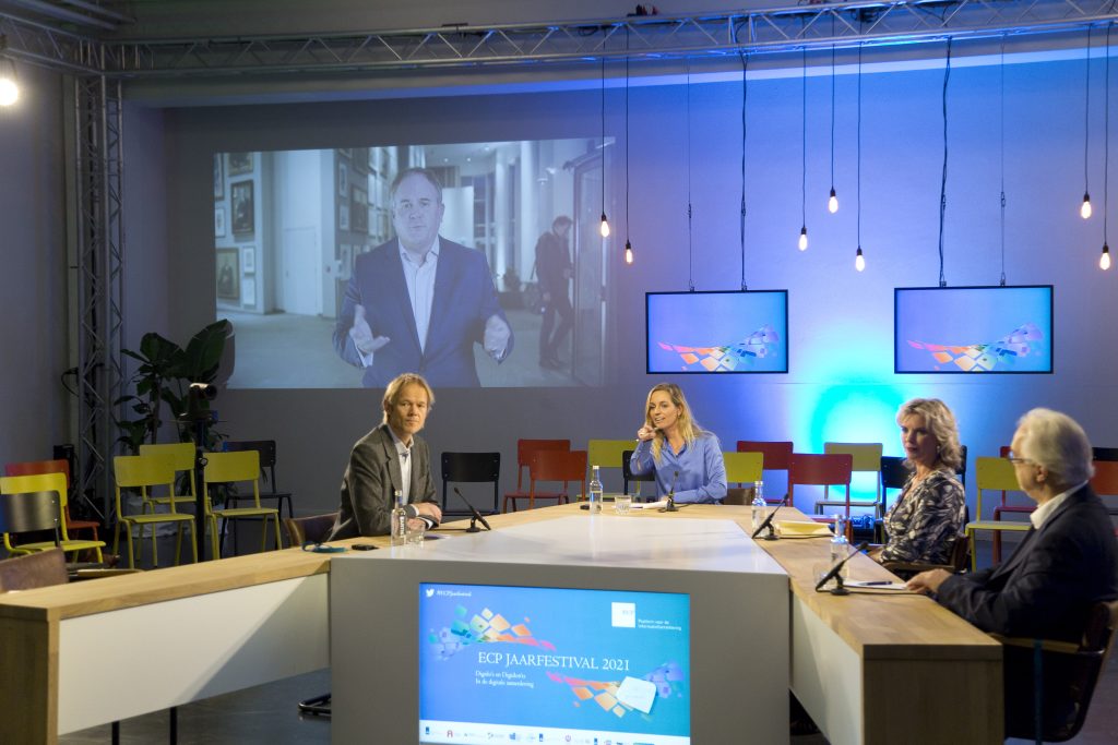 Over informatie gesproken, voor een slimmere informatiesamenleving!